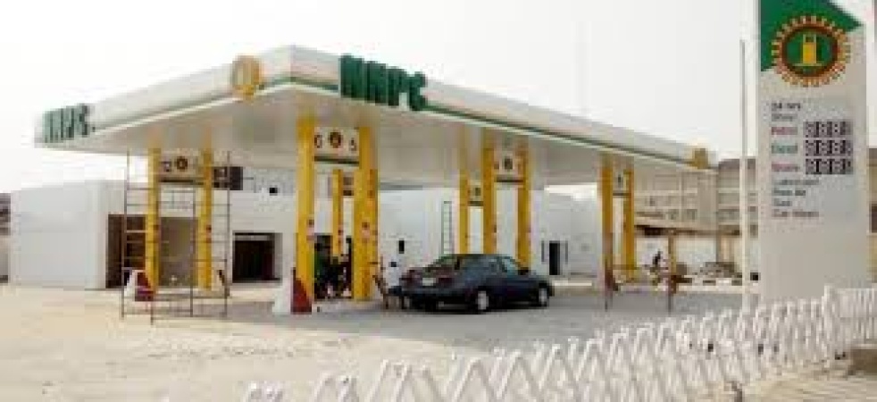 Again, NNPC reduces petrol pump price