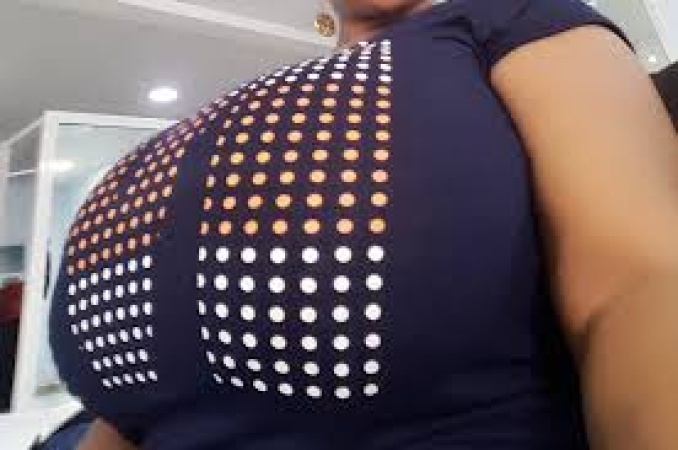 Hungry, broke men prefer bigger breasts — Scientists