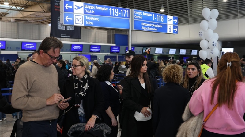 European airports shut as freezing rain causes widespread disruption
