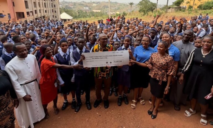 Obi Donates N10M to Anambra missionary school, says investment in education not charity