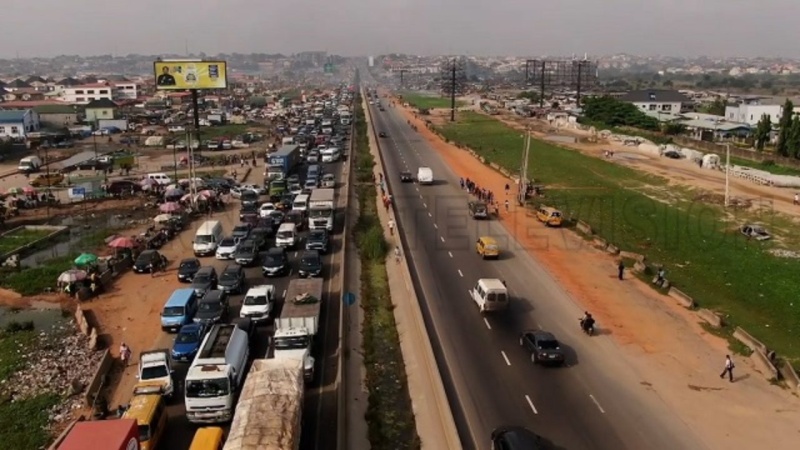 Drivers decry rise of illegal revenue collectors on Lagos-Ibadan Expressway