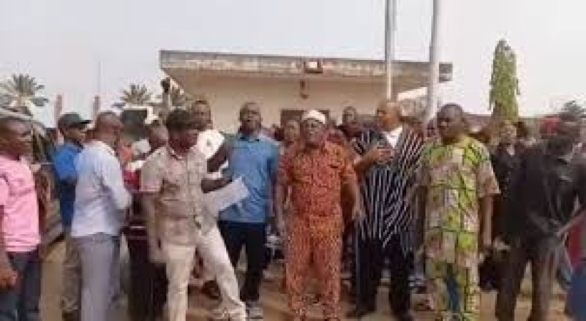 Radio Benue Staff Protest Salary Deductions 