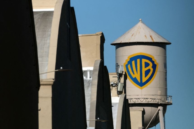 Netflix revises its offer for Warner Bros. Discovery. Now, it’s all cash