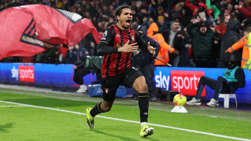 Bournemouth stun Liverpool with stoppage-time winner