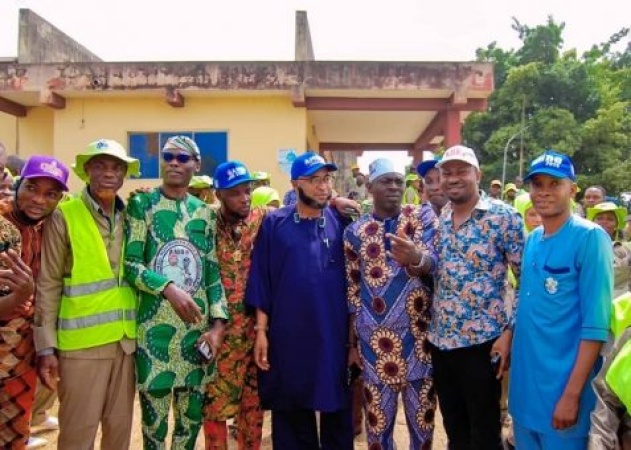 PDP, Accord Party members defect in Osun as APC youths begin door-to-door awareness