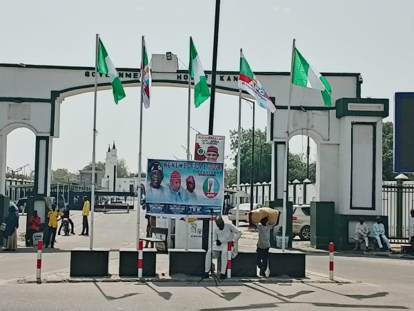 PHOTOS: NNPP flags pulled down as APC takes over Kano Govt House Gov Yusuf’s return to APC