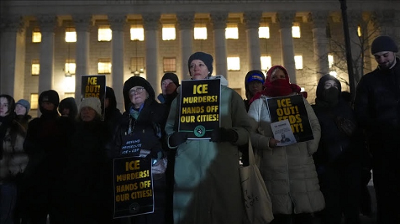 Police detain protesters at immigration detention center in Texas, dozens detained in New York after anti-ICE protest at Manhattan hotel