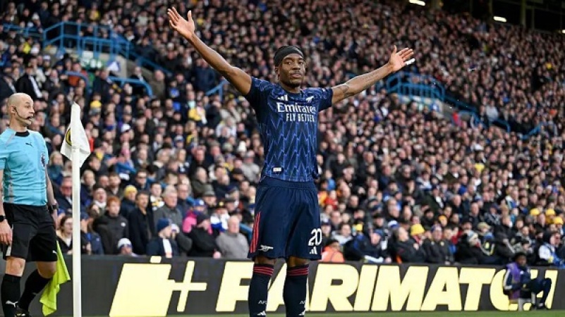 Madueke shines as Arsenal go seven points clear