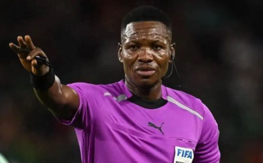 Fans slam ref Laryea for poor officiating