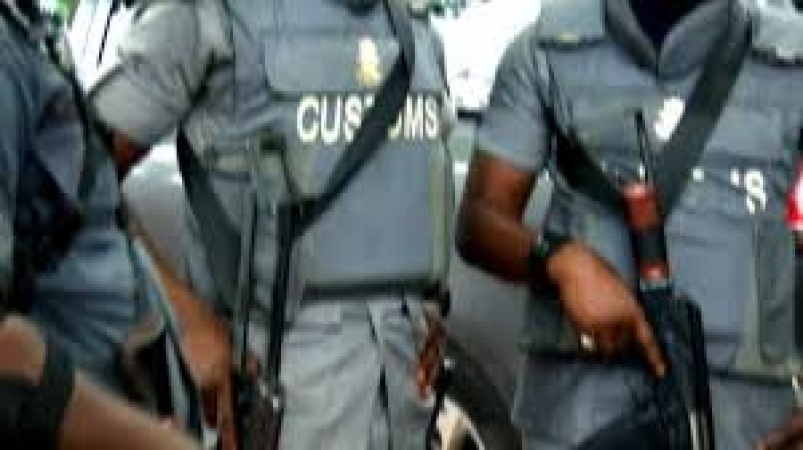 One killed as smugglers attack customs in Ogun