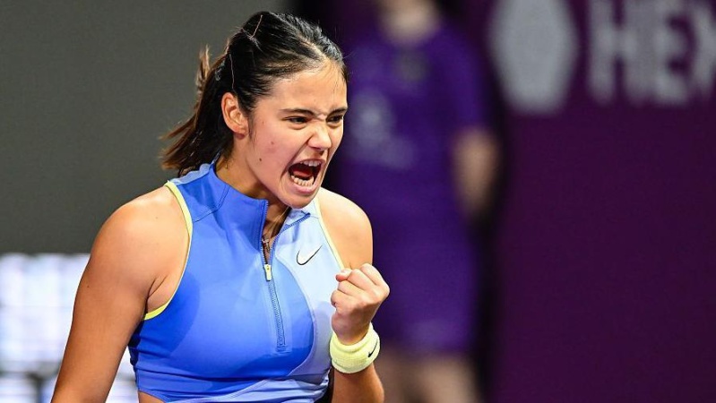 Raducanu battles back from 5-0 down to beat Juvan