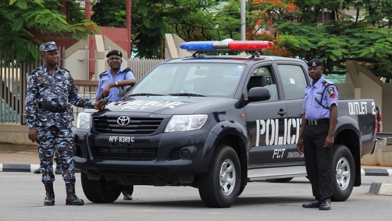 Police arrest 10 suspected armed robbers, recover firearm in Ogun