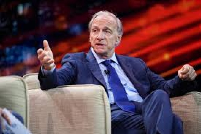 Ray Dalio warns the world is ‘on the brink’ of a capital war of weaponizing money—and gold is the best way for people to protect themselves