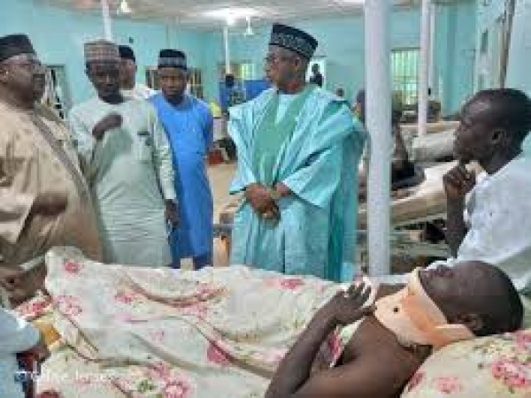 Governor Bala Mohammed visits journalists injured in NEDC convoy accident at ATBUTH