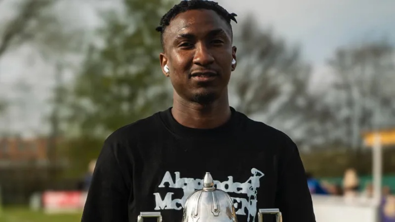 Nigerians mourn as late footballer’s widow, daughter arrive UK