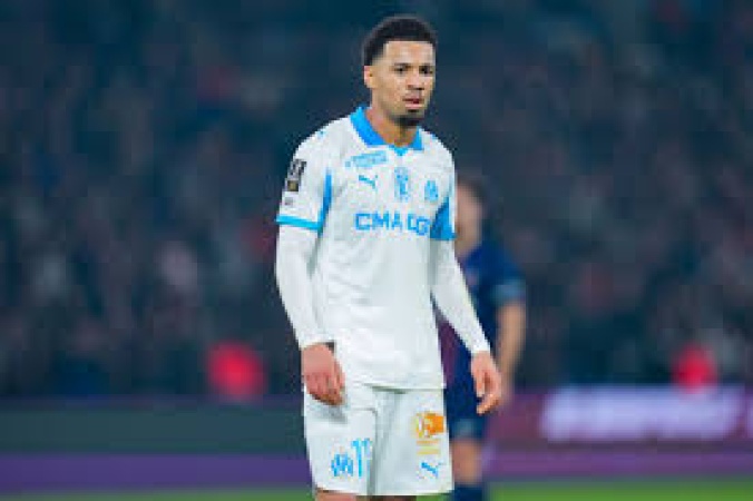 French media rip into Ethan Nwaneri as Arsenal loanee hauled off early yet again for Marseille