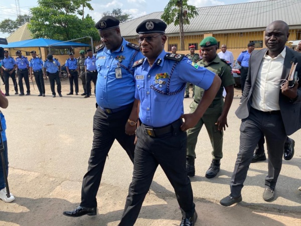 Three police officers in trouble, dismissed for kidnapping, armed robbery