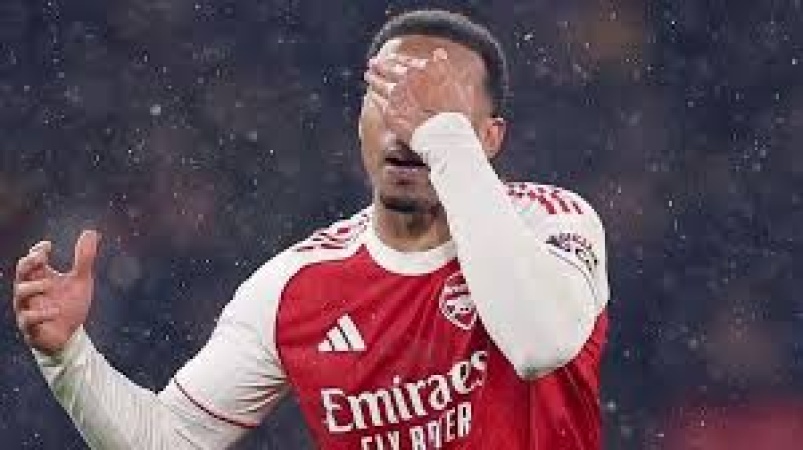 Arsenal blow chance to go seven points clear after late Wolves leveller 