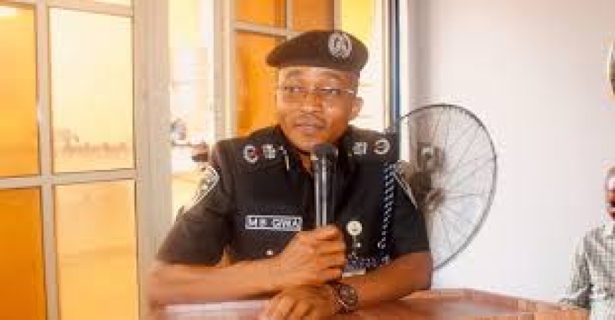 Police raid criminal hotspots in Enugu, detain 15 suspects, recover firearm