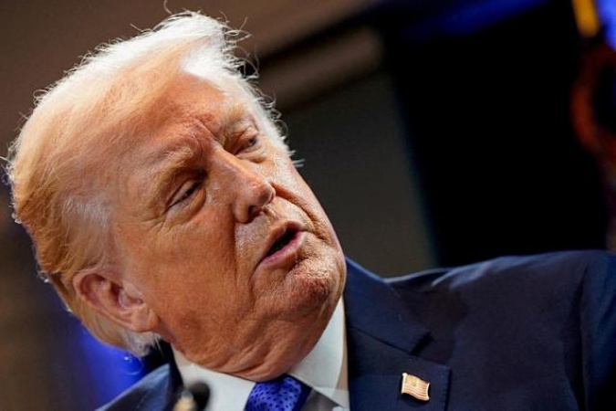 Trump renews attack on U.S. Supreme Court, vows other tariffs, licenses