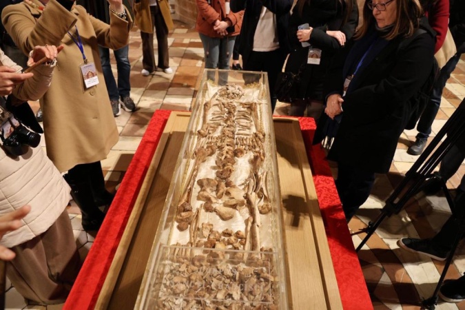 Skeleton of St. Francis of Assisi goes on public display for first time