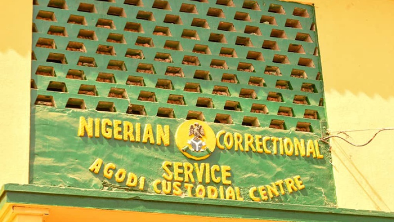 Mother, daughter sentenced to prison for stealing litres of oil