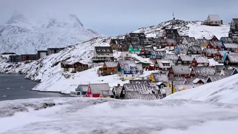 Canada dispatches senior officials to open Greenland consulate