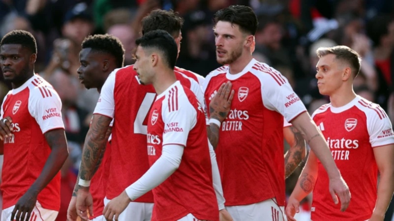 Arsenal beat Chelsea to restore five-point lead at top