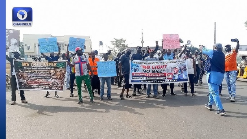 Residents protest erratic power supply, estimated billing in Minna 