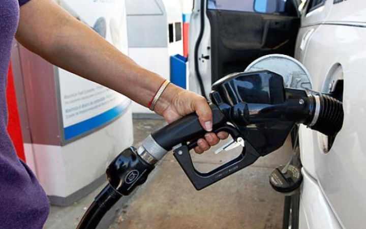 Fuel queues resurface in Lagos as price hits over N1,000 per litre
