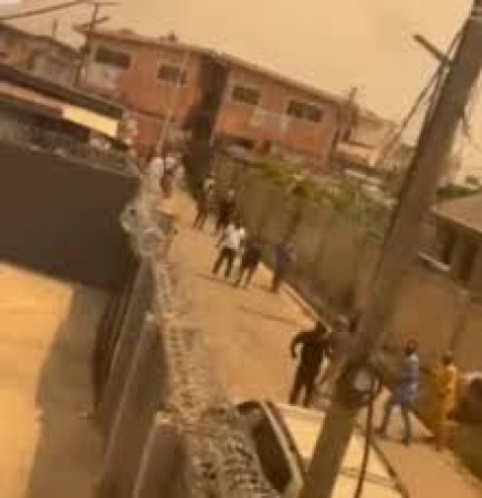 Thugs wreak havoc at Wike-backed PDP congresses in Oyo