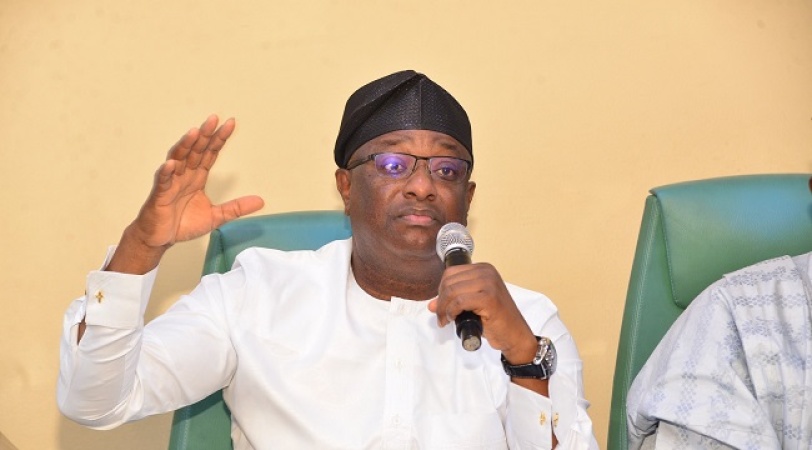 FG suspends helicopter landing fee enforcement on oil companies