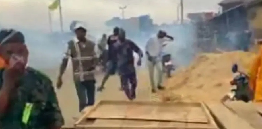 Scores injured as violence erupts during shopping complex flag-off in Adeleke’s hometown