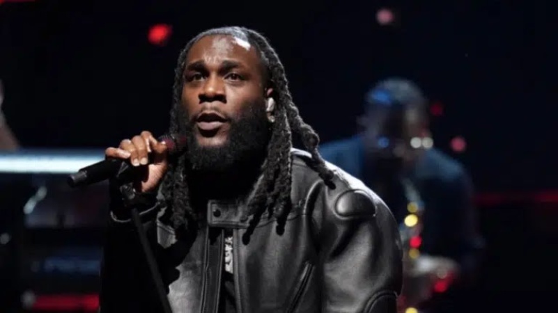 Burna Boy breaks record as first African artist to gross $1m from a single concert in Oceania 