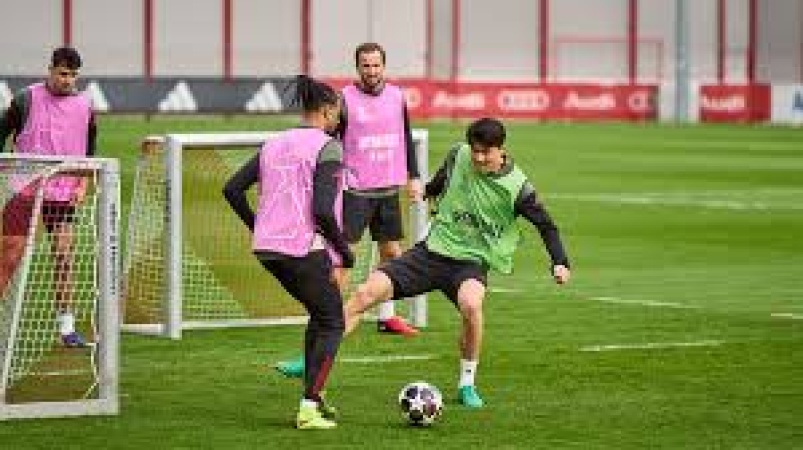 Why Bayern may have to play 16-year-old in goal