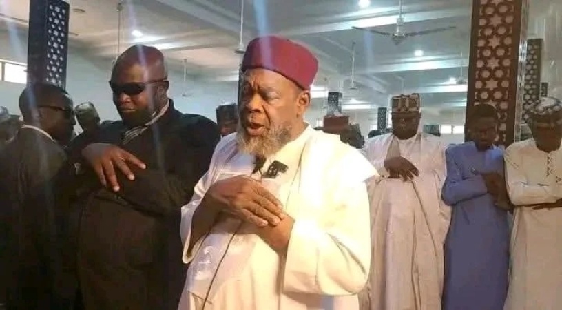 Sokoto cleric ignores Sultan’s directive, leads eid prayer