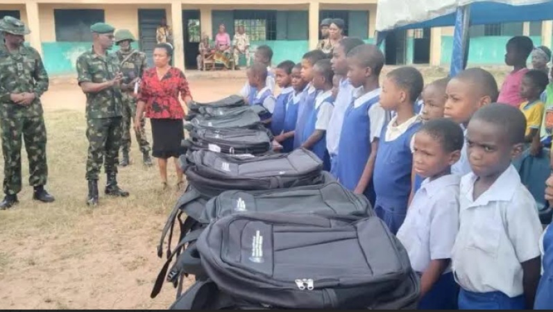 Nigerian Army showers gifts on Anambra pupils