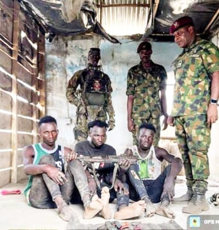 Troops arrest suspected terrorists, recover weapons in Benue 