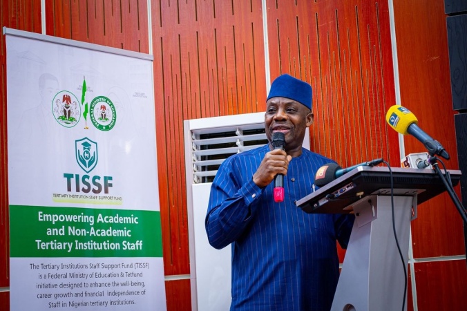 FG unveils entrepreneurship certification in 14 varsities