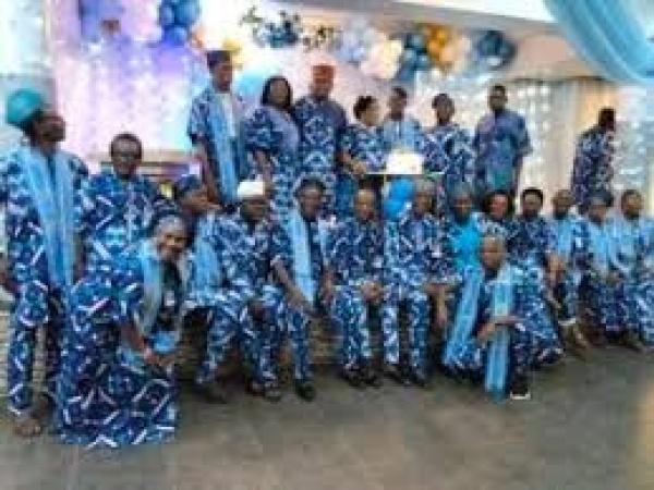 Alumni decry declining credibility in education