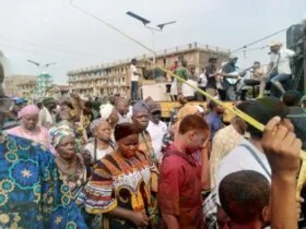  Christians worldwide mark Palm Sunday with calls for peace