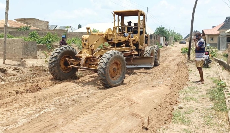Osun: Residents hail Olorunda LG over road grading