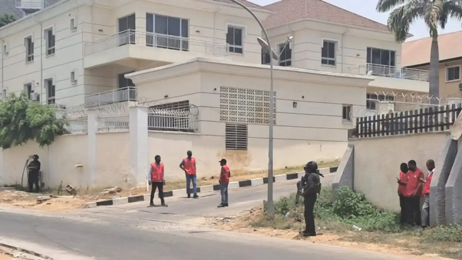 EFCC operatives seal off street around Malami’s Abuja residence