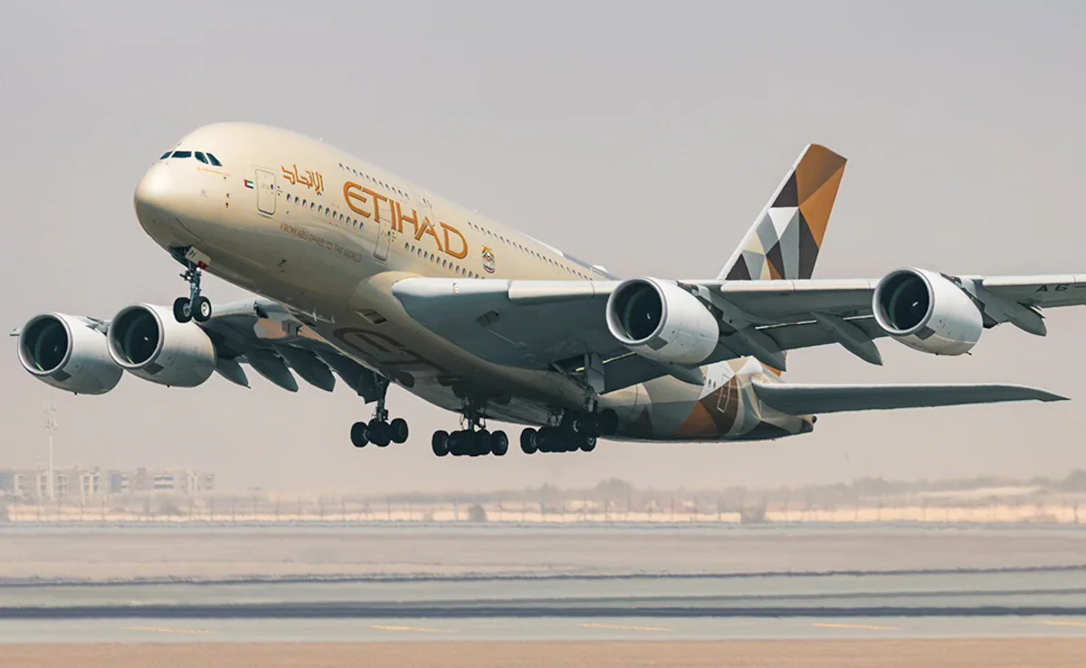 Emirates, Qatar Airways & Etihad resume flights as Middle East airspace reopens