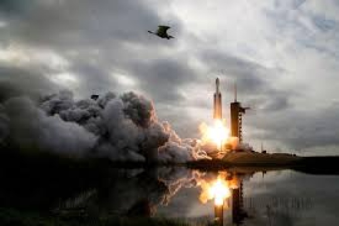SpaceX reportedly files plans for massive IPO