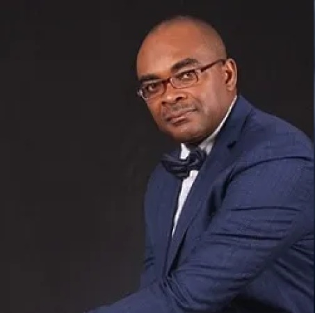 A single candle in the dark: A whistleblower’s dilemma