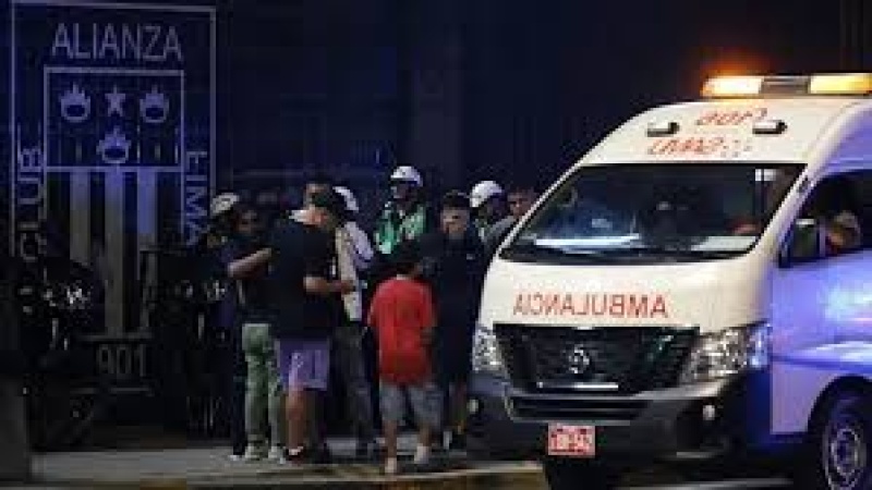 Football rally in Peru leaves one dead and dozens injured
