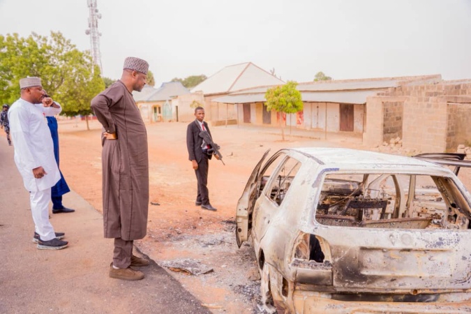 Bandits gun down officer, loot shops in Katsina community