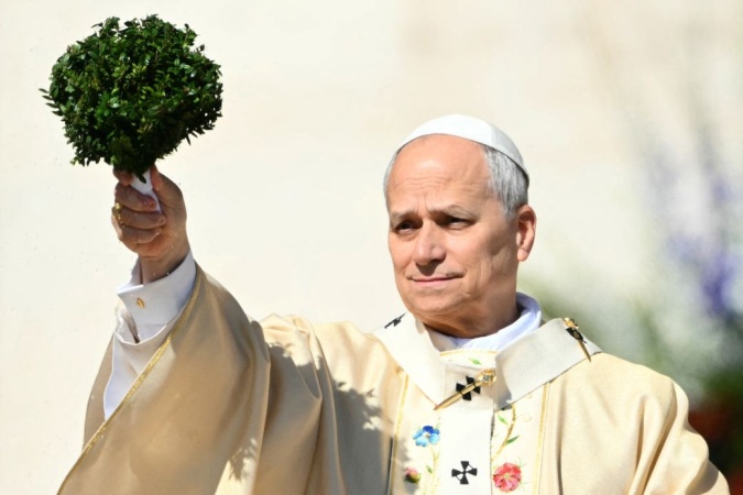 Pope Leo urges those who ‘unleash wars’ to choose peace in his first Easter message