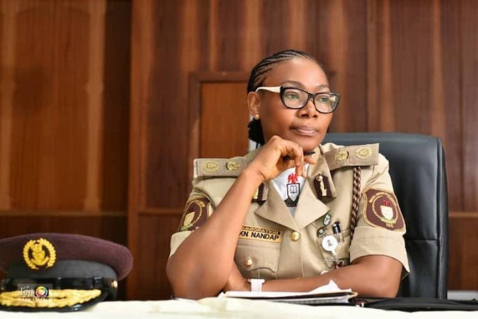 Immigration Boss suspends Seme Comptrollers, orders probe into alleged border extortion